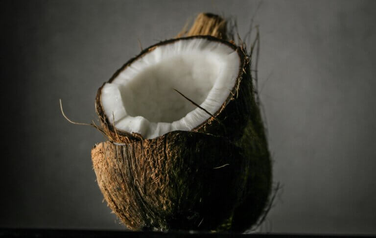 Coconut Oil and 7 Reasons Why You Should Be Using It